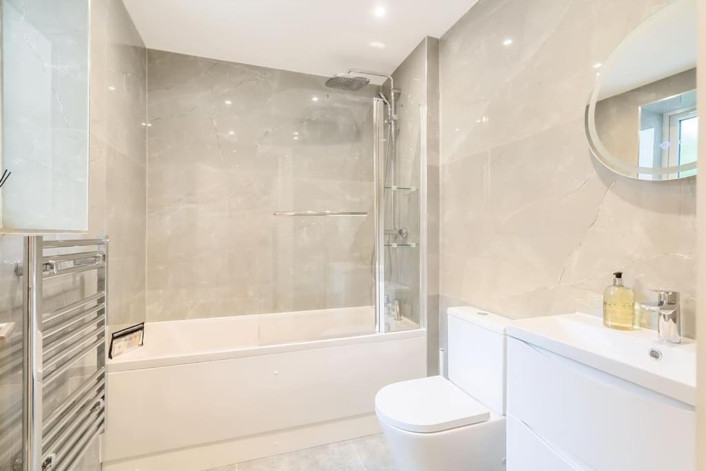 The Solo Haven 20 Min To Central London Exterior foto